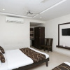 Отель FabExpress Mezbaan Regency by OYO Rooms, фото 6
