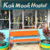 Отель Koh Mook Hostel в Ко-Муке