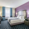 Отель La Quinta Inn & Suites by Wyndham Kansas City Airport, фото 4