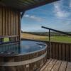 Отель Three Cliffs - Safari Glamping Tent - Llangennith, фото 13