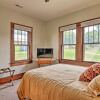 Отель Cozy Home w/ Views < 1 Mi to Lake Junaluska!, фото 7