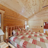 Отель Southern Comfort: All-suite Getaway W/ Hot Tub 2 Bedroom Cabin, фото 13