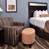Отель Best Western Plus Lake Jackson Inn & Suites, фото 36