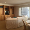 Отель 2 Bedroom Townhome 2 Mins. to the Beach, фото 4