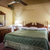 Отель Rodeway Inn & Suites Plymouth Hwy 64, фото 3