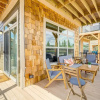Отель Modern Mountain Home Near Fraser River, фото 37