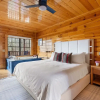 Отель Bears Den Rustic Mountain Hideaway 6 Bedroom Home by Overmoon, фото 2