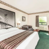 Отель Super 8 by Wyndham Ambassador Bridge Windsor ON, фото 24