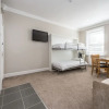 Отель Stylish Apartment 12 Minutes Tube to Oxford Street With Free Wifi and air con, фото 18