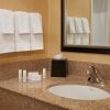 Отель Courtyard by Marriott Cincinnati Blue Ash, фото 10