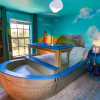 Отель Pixar Paradise Pool Spa Sleeps 20 Near Disney, фото 10
