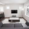 Отель Beautiful South Winnipeg 4 Bdrm 2 Bath Townhouse, фото 2