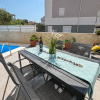Отель Funtastic Pool Villa Apartments, фото 15