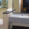 Отель SureStay Hotel by Best Western Lenoir City, фото 10