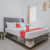 Отель RedDoorz Syariah near Pahoman Stadium Lampung, фото 4