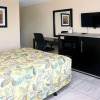 Отель Blue Marlin Inn & Suites, фото 3