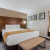 Отель Comfort Suites at Sabino Canyon, фото 36