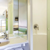 Отель ibis budget London Hounslow, фото 8