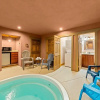 Отель Splash Mansion - Four Bedroom Chalet, фото 49