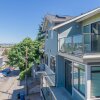Отель 5 Min To Downtown Seattle! 3br & 2ba Cozy Townhome 3 Bedroom Townhouse by Redawning в Сиэтле