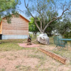 Отель Hr 4 - The Sunflower Cottage 1 Bedroom Cabin by RedAwning, фото 11