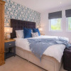 Отель Calm Scottish Country Escape with Hot Tub Sleeps 6, фото 5