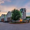 Отель HomeTowne Studios & Suites by Red Roof Bentonville, фото 14
