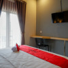 Отель RedDoorz Syariah @ Jalan Sultan Agung Tegal, фото 11
