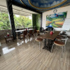Отель OYO 93052 Batodupi Guesthouse Syariah, фото 9