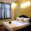 Отель FabExpress Homestay Raj Villa, фото 3