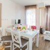 Отель Comfortable apartment with a microwave nearby the beach, фото 4