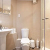 Отель The Walworth Hideout - Elegant 2bdr Flat, фото 12