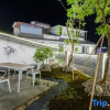 Отель Dali Ancient City Landscape Designer Homestay No.2 Courtyard, фото 2