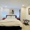 Отель Phinneywood Basement Hideaway - Zoo meets Lake, фото 4