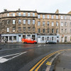 Отель Contemporary 1BD Flat W/view of Edinburgh Castle!, фото 1