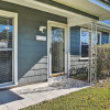 Отель Pet-friendly Home w/ Patio - 3 Mi to Houston Zoo!, фото 1