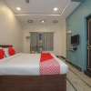 Отель Oyo 23706 Super Deluxe Guest House, фото 17