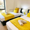 Отель Spacious 5 bed townhouse Manchester, Salford Qauys - Two Bedroom with Parking, фото 2