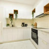 Отель GOLDEN LEAF - Stunning Central 1BR Apt, фото 6