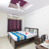 Отель OYO 4183 Apartment Queens Court, фото 17