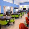 Отель Hampton Inn and Suites By Hilton Fredericton, фото 16