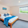 Отель Sunny Three Bedroom Pakuranga Delight, фото 6