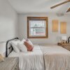 Отель Titletown Hideaway: Spacious Boho 4 Bedroom Home by RedAwning, фото 7