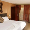 Отель Annex Guest Rooms, фото 1