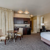 Отель Holiday Inn Express & Suites Anaheim Resort Area, an IHG Hotel, фото 11