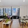 Отель 2 Bedder Melbourne Apt in New York End, фото 1