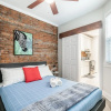 Отель Upscale 2BR Apt - Prime Location w Netflix, фото 4
