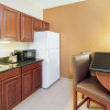 Отель La Quinta Inn & Suites by Wyndham Midwest City - Tinker AFB, фото 14