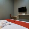 Отель RedDoorz near Exit Toll Sirkuit Sentul, фото 33