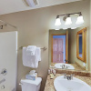 Отель New Listing! Big Townhome W/ Garage & Hot Tub 3 Bedroom Condo, фото 10